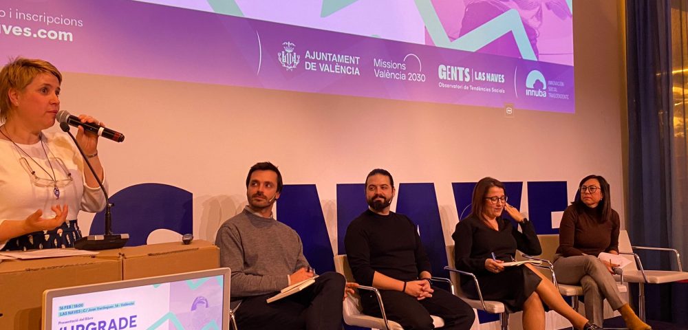 Fotografía de la presentación de la charla sobre desarrollo de perfil profesional
